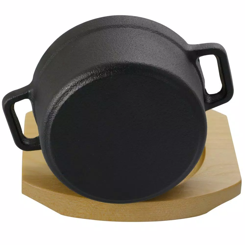 New 🥰 Gibson Home Campton 0.30 Qt. Oval Cast Iron Mini Casserole With Lid And Wooden Base ❤️ - Image 3