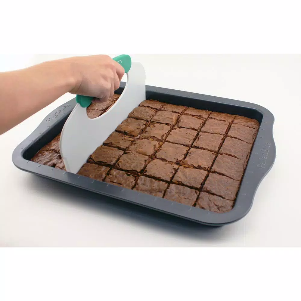 Discount π₯ BergHOFF Perfect Slice Carbon Steel Cookie Sheet With Cutting Tool π - Image 3